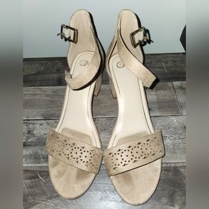 C&M Women's tan sandals